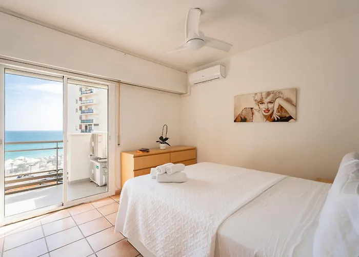 Апартаменти Aa Guest - The Magic Front Sea Views Eco *